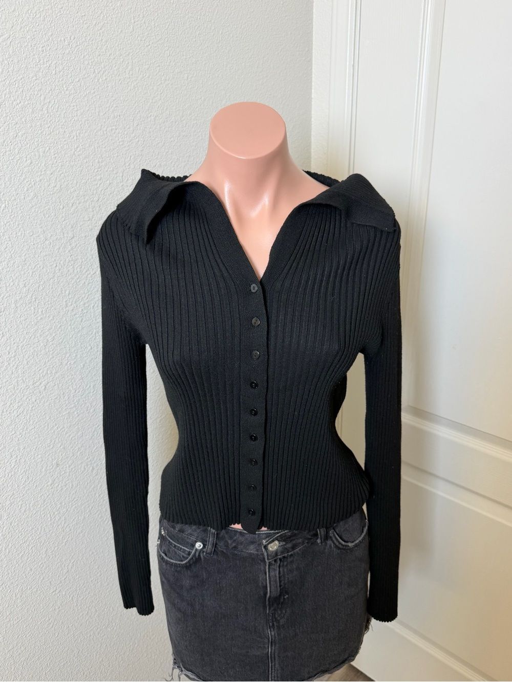 Pink Rose Black Ribbed Button-Down Shirt Sz M